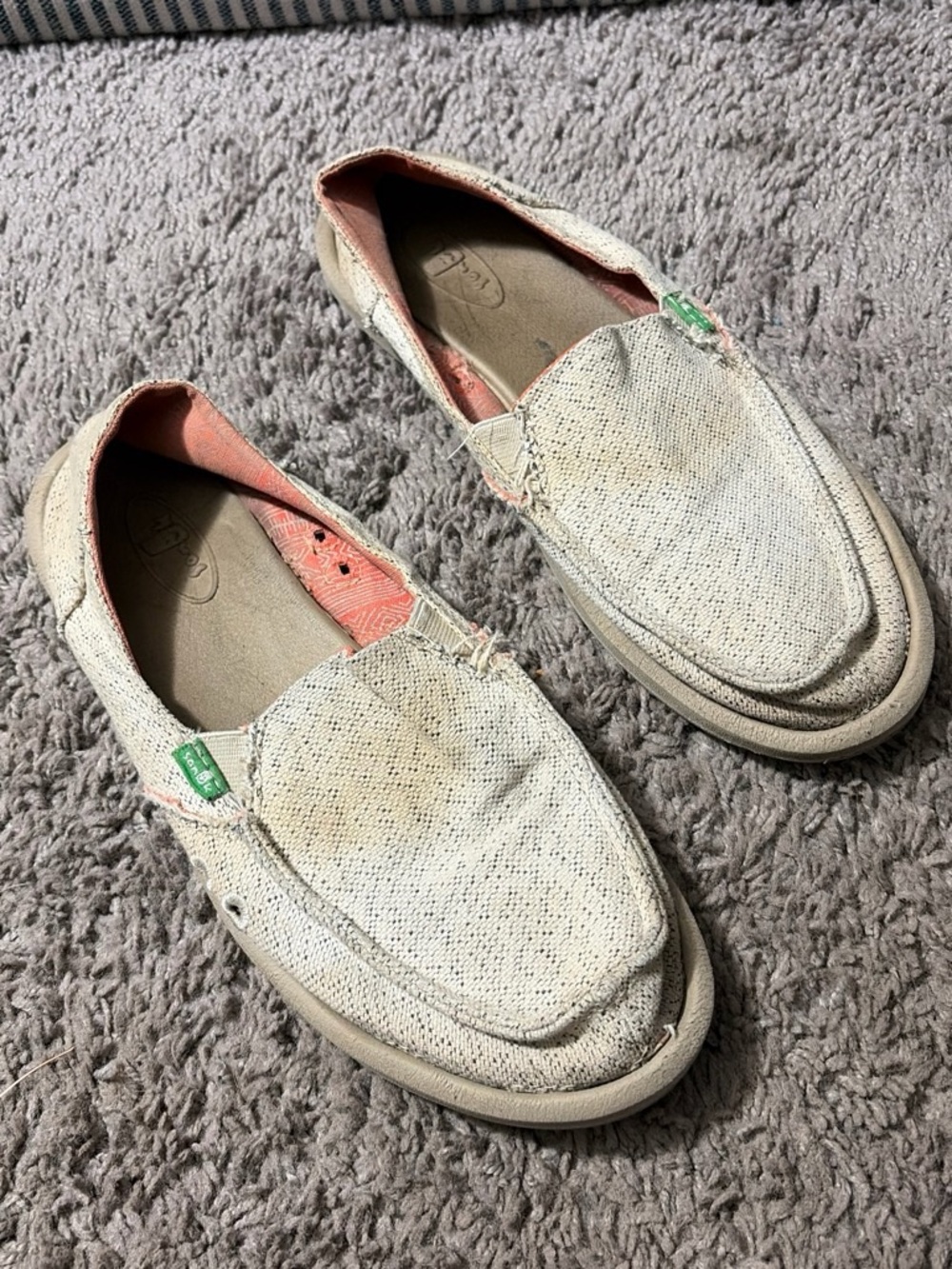 Women’s Casual Slip-On Canvas Shoes in Off-White